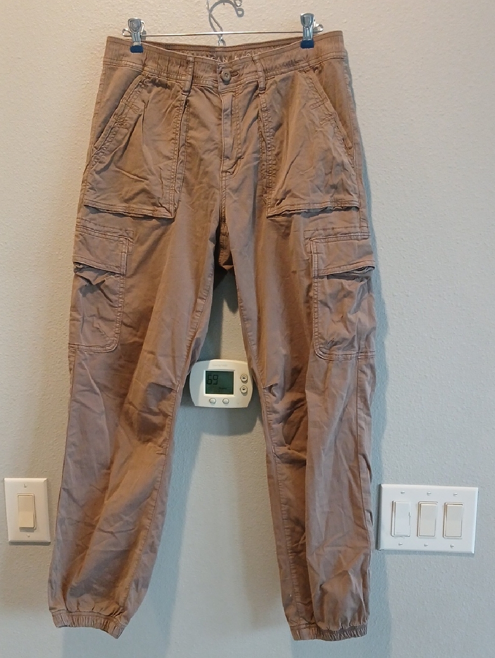 American Eagle Outfitters Size 6 Tan Cargo Jogger Pants